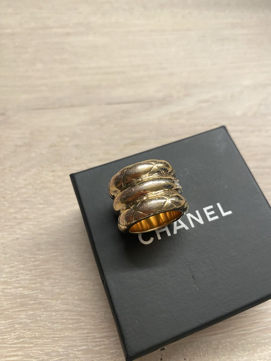 Chanel Anelli: Chanel Ring Gold mit Strass Gr. 51,52 – Usato da Minusio venduto da steffanie82 4