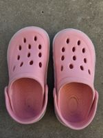 Clogs Graceland rosa Grösse 27 mit Erdbeermuster gebraucht