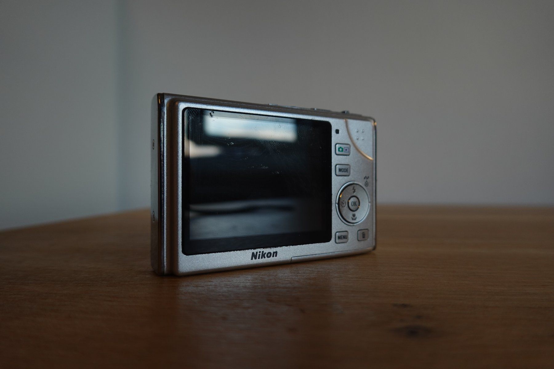 Nikon Kamera: Nikon Coolpix S9 - Grau – Defekt aus Fribourg von mar_9vlt 1