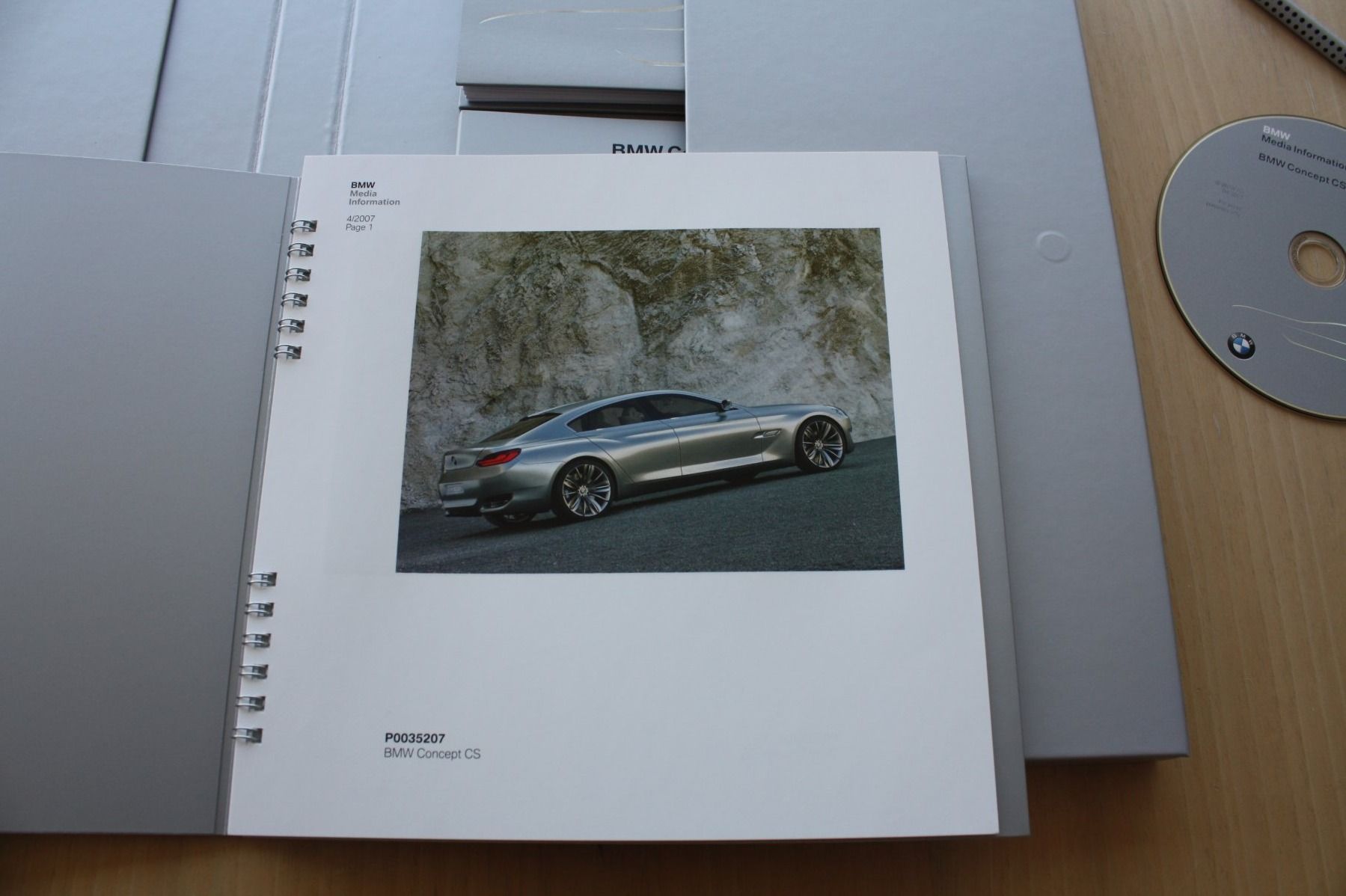 BMW Documenti: BMW Concept CS Pressemappe/CD  4/2007 – Usato da Wikon venduto da erwin400 3