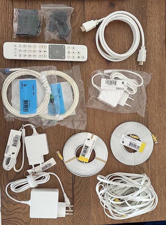 Cavi: Sammlung Kabel und Elektrozubehör – Usato da Ennetbaden venduto da julija.