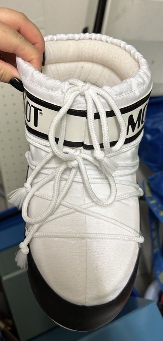 Moon Boot Damenschuhe: Moon boots 36-38 – Gebraucht aus Pully von Switzerland2020 2