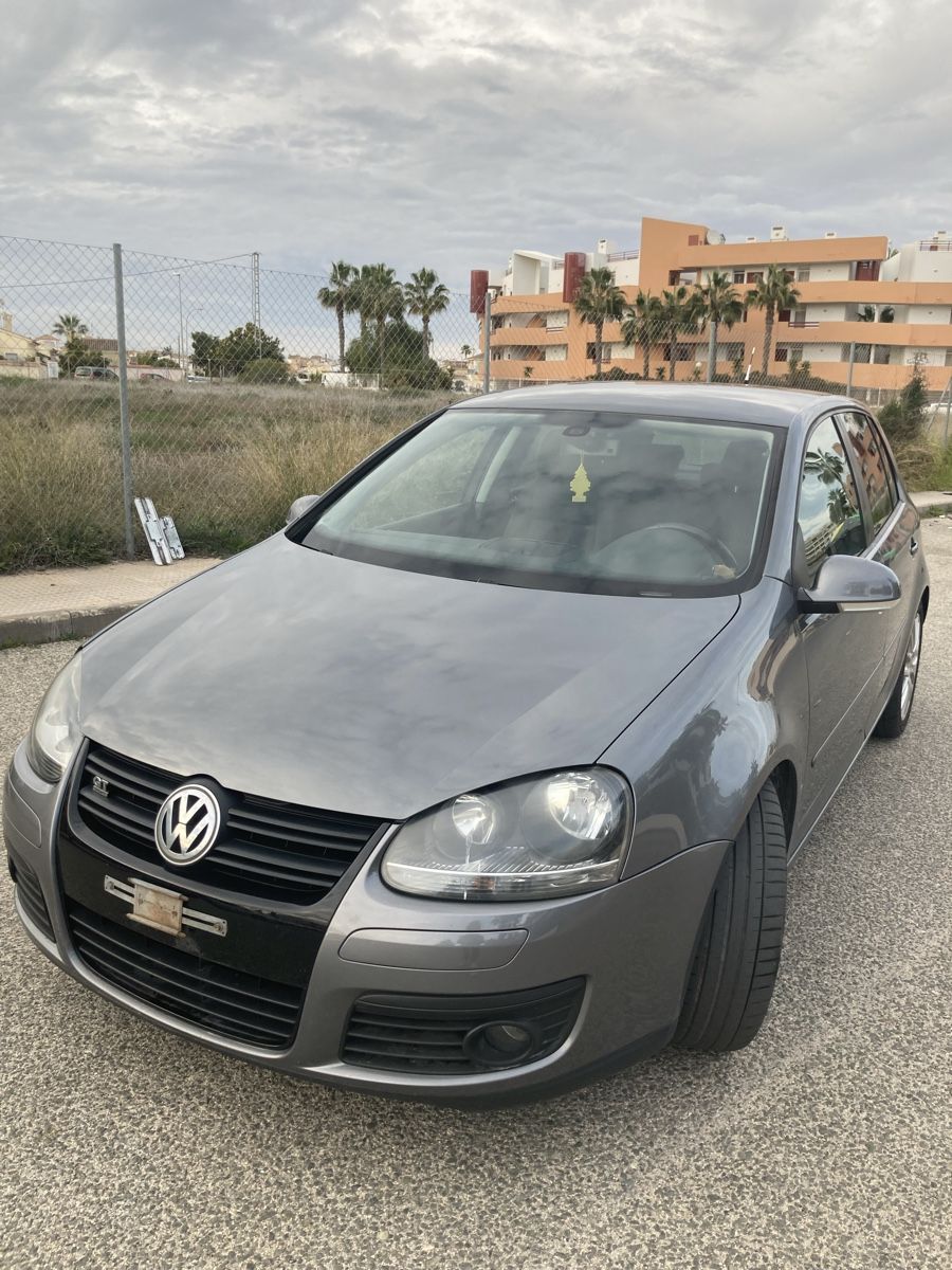 VW Automobili: VW Golf 2.0 TDi Sport – Usato da St. Niklaus VS venduto da Tresor24 1
