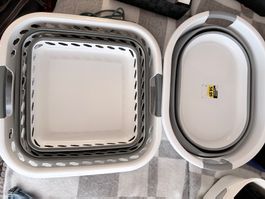 Deux paniers à linge pliables