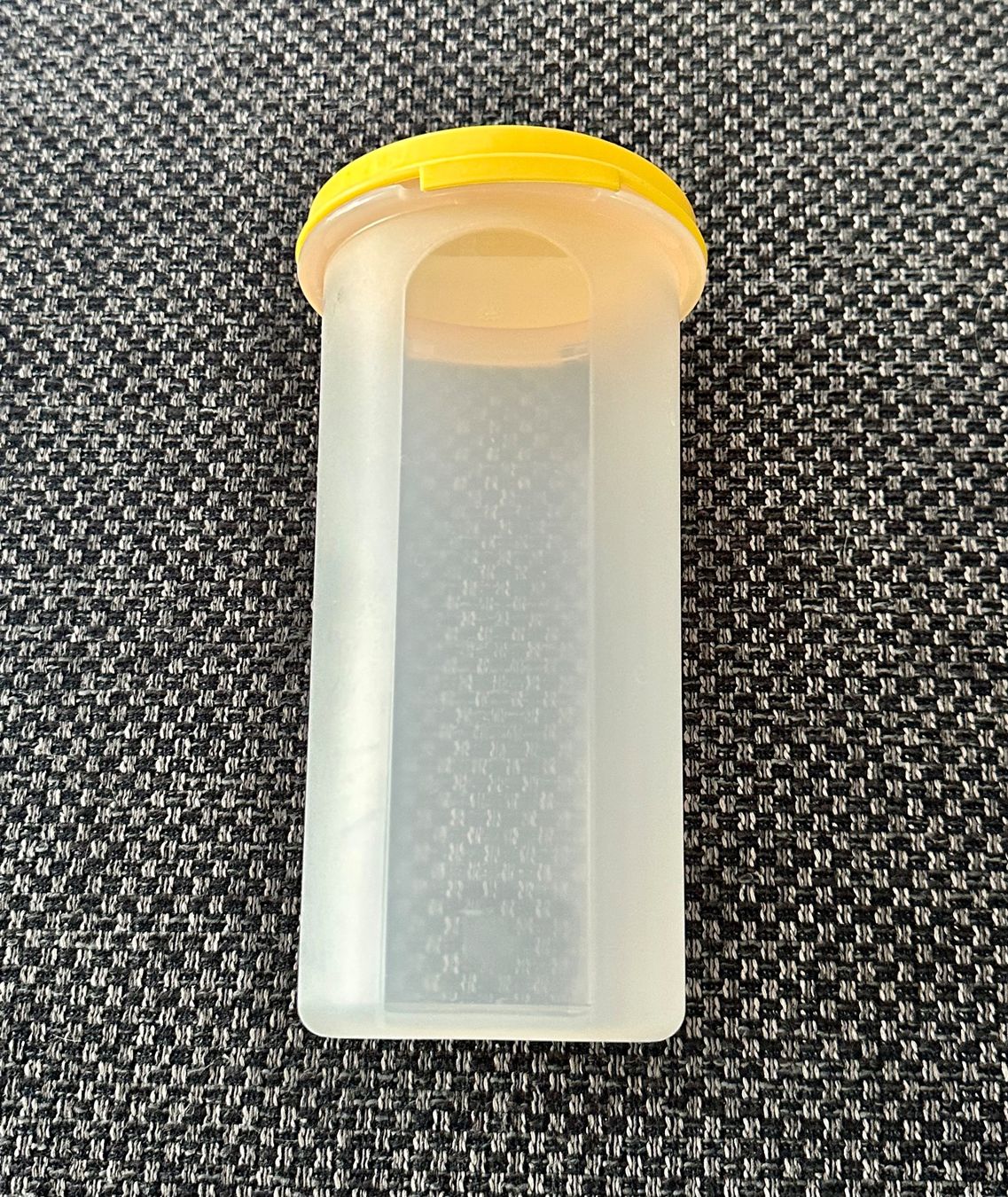 Tupperware Contenitori & Simili: Tupperware Eidgenosse Vorratsbehälter, rund, Inhalt: 650 ml – Nuovo (secondo la descrizione) da Wallbach venduto da paxnic 1