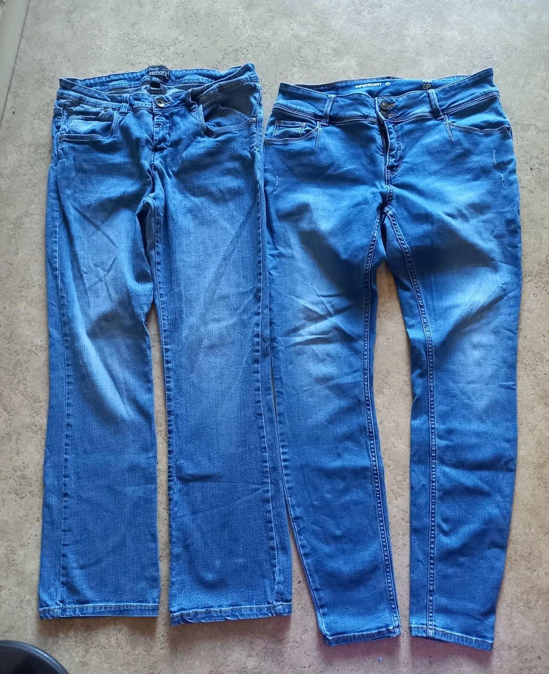Jeans: Jeans Damen 2 Stck. blau Gr 42 – Usato da Möhlin venduto da Simba4871