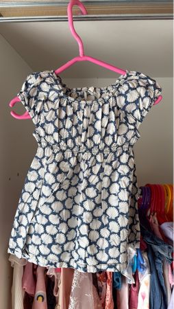 Sommerliches Kleid mit Muschelmuster, Grösse 80 / 9-12M h&m