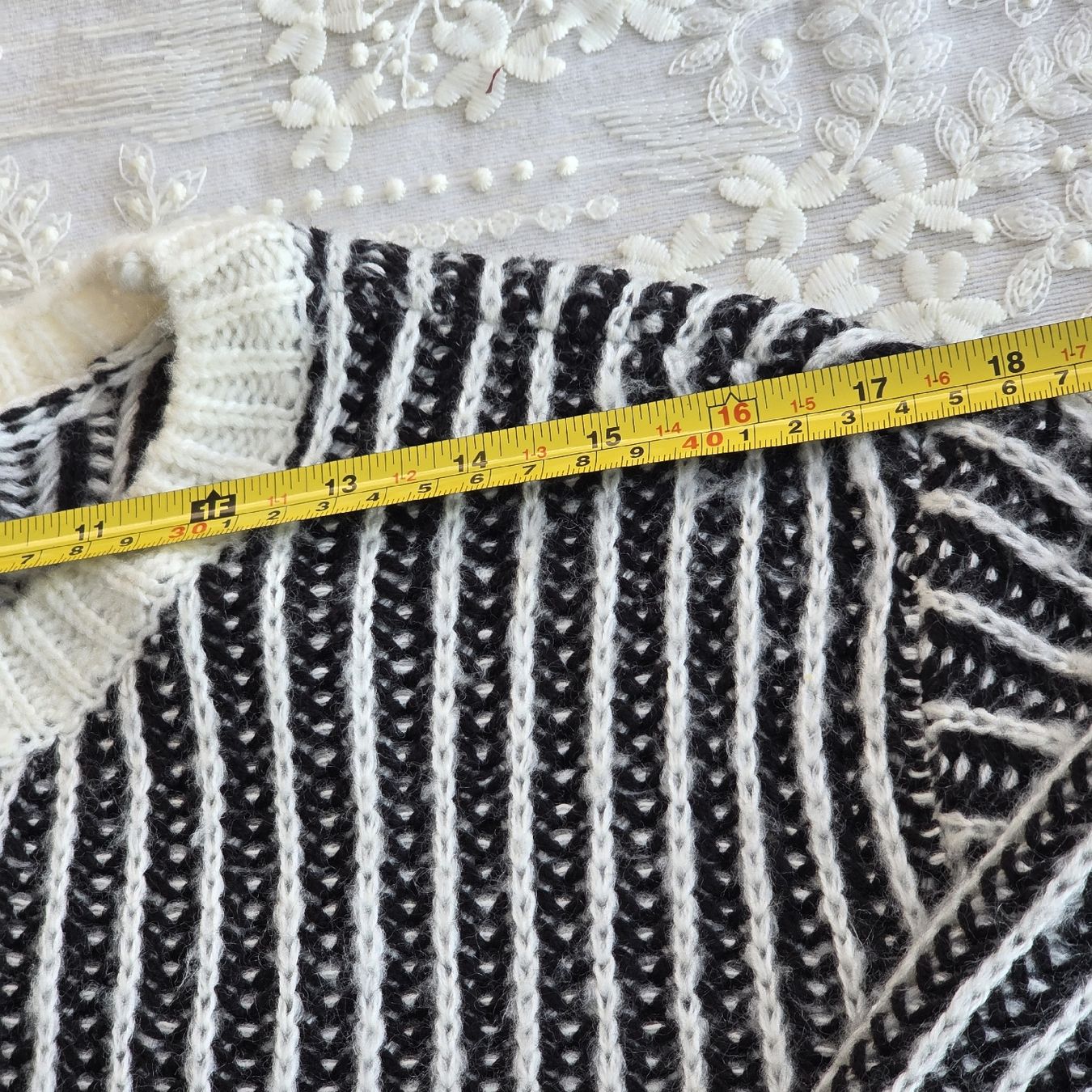 Pullover & Sweatshirts: Classics Strickpullover, schwarz/weiss, Gr. S /M – Neu (gemäss Beschreibung) aus Rheinsulz von Gilea 3