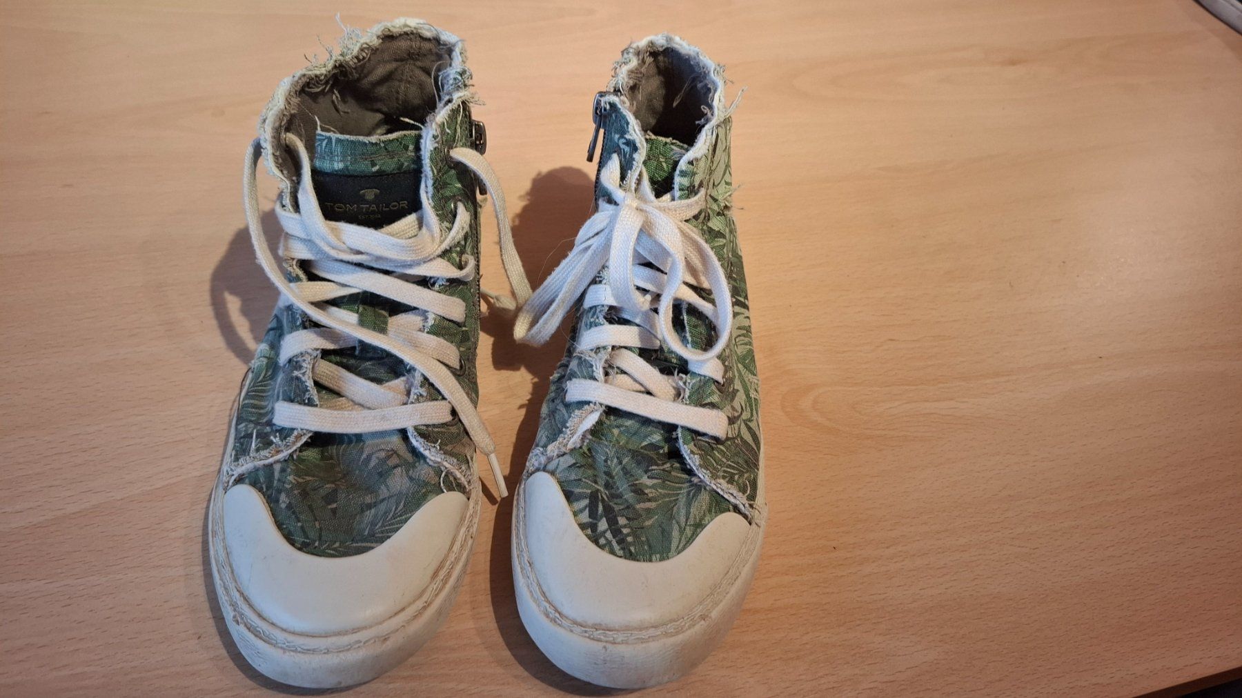 Tom Tailor Schuhe für Jungen: Kinder Sneaker Marke Tom Tailor Größe 36 – Gebraucht aus Rothenfluh von Sawi80