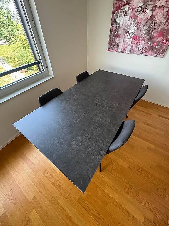 Conforama Set de table et chaises: Glaskeramik Tisch mit 4 Stühle – D'occasion à Oberglatt ZH par Jones98 1