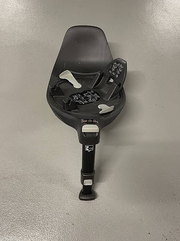 Cybex Seggiolini per auto: Cybex Babyschale Cloud Z i-Size mit Base Z, gebraucht – Usato da Abtwil SG venduto da ZOALifestyle