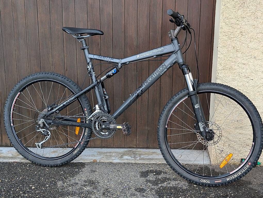 Vélos: VTT tout suspendu Rockrider – D'occasion à Vevey par NikoSBZ
