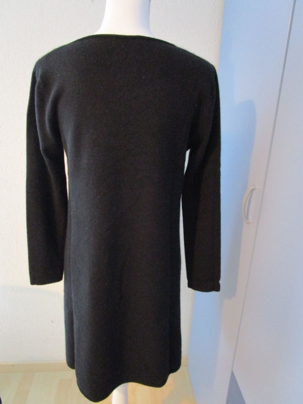 Kleider: Strickkleid aus 100 % Kaschmir schwarz Gr. S – Gebraucht aus Volketswil von Globine100 2