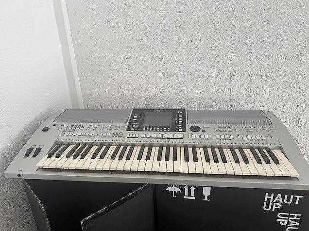 Instruments de musique: Yamaha Keyboard PSR-S 910 – D'occasion à Madiswil par Viper113