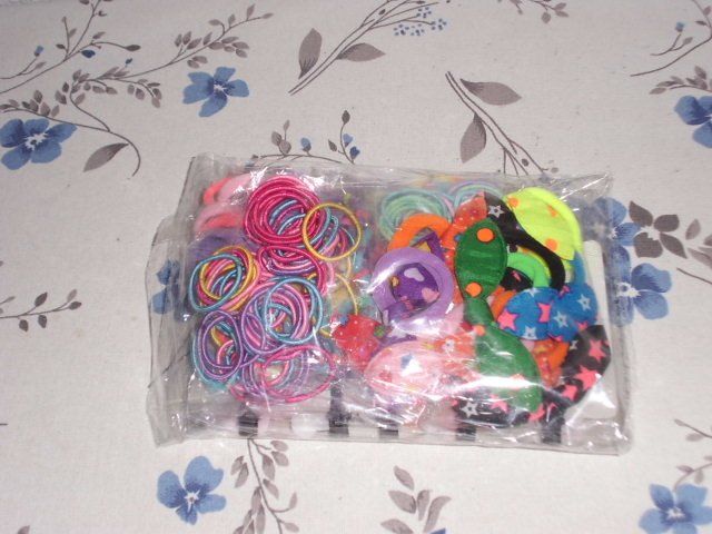 Accessori per capelli: Haarspangen und Haargummis-Set (Mädchen) – Nuovo e nell'imballaggio originale da Möhlin venduto da Dominik69
