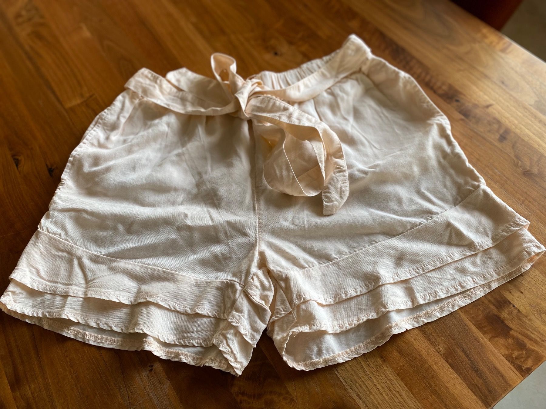 Pantaloni: Damen Shorts 36 rosé – Usato da Balsthal venduto da Uroby