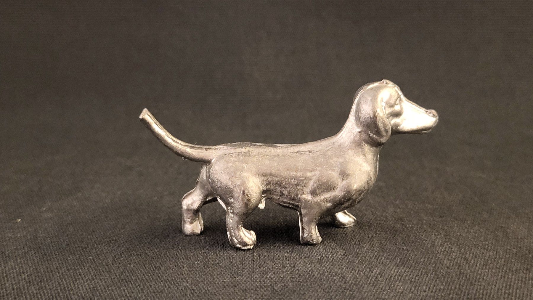 Statuette: Kleiner Metall-Dackel "I" – Usato da Basel venduto da spinne02 5