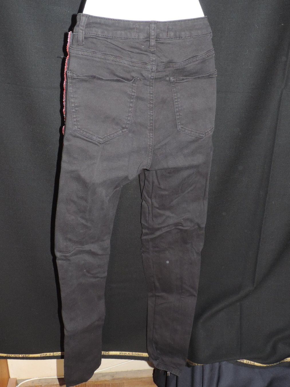Hosen: pantalon stretch noir à strass – Gebraucht aus Genève von Axelle333 4