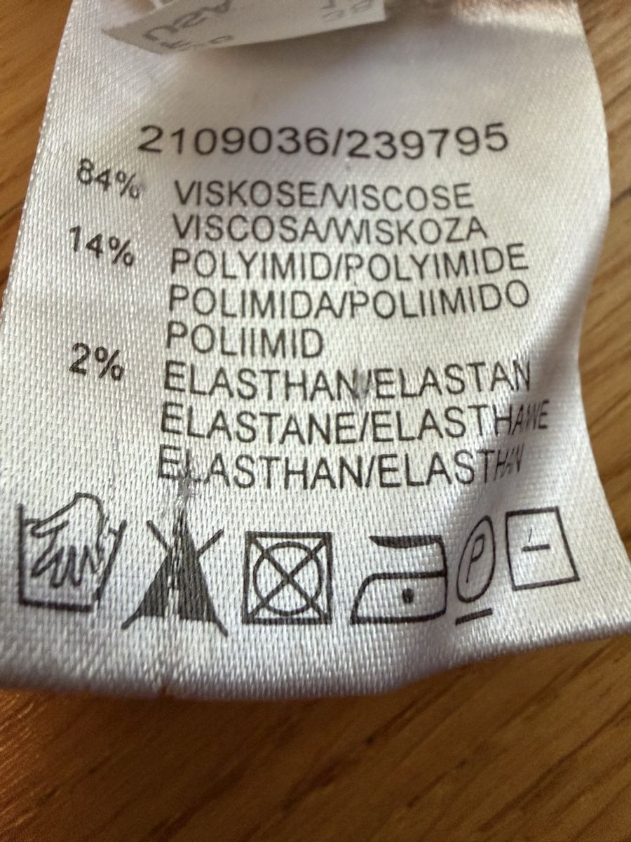 Chemisiers: Bluse mit Pailletten, Gr. 38-40 – D'occasion à Zürich par vadimi 7