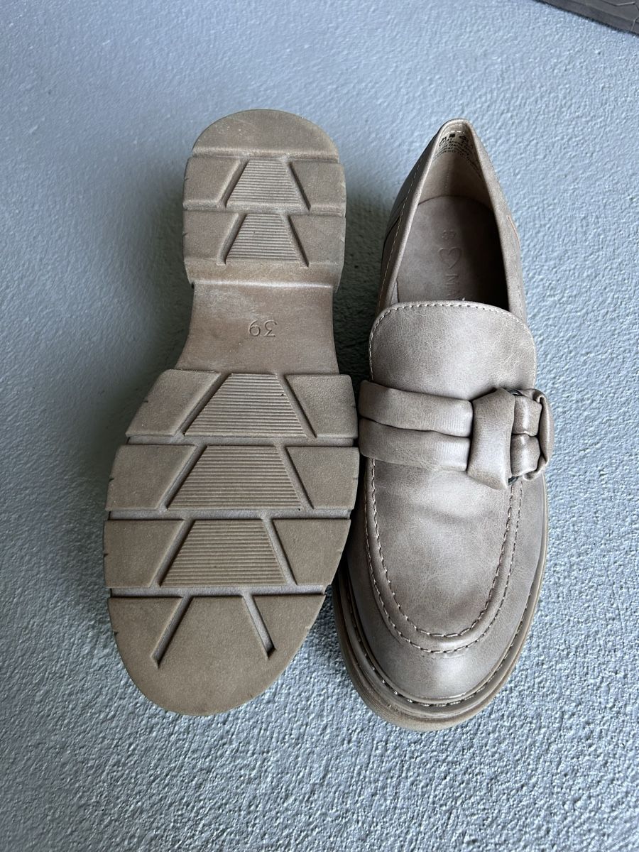 Scarpe da donna: Halbschuhe / Slipper / Loafer Marco Tozzi Gr. 39, beige – Nuovo (secondo la descrizione) da Riken AG venduto da TT2007 1