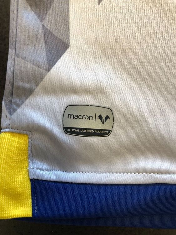 Hellas Verona 1996 Fourth by Errea 🇮🇹 Hitting the site at 14:00 (UK Time) in a size XL