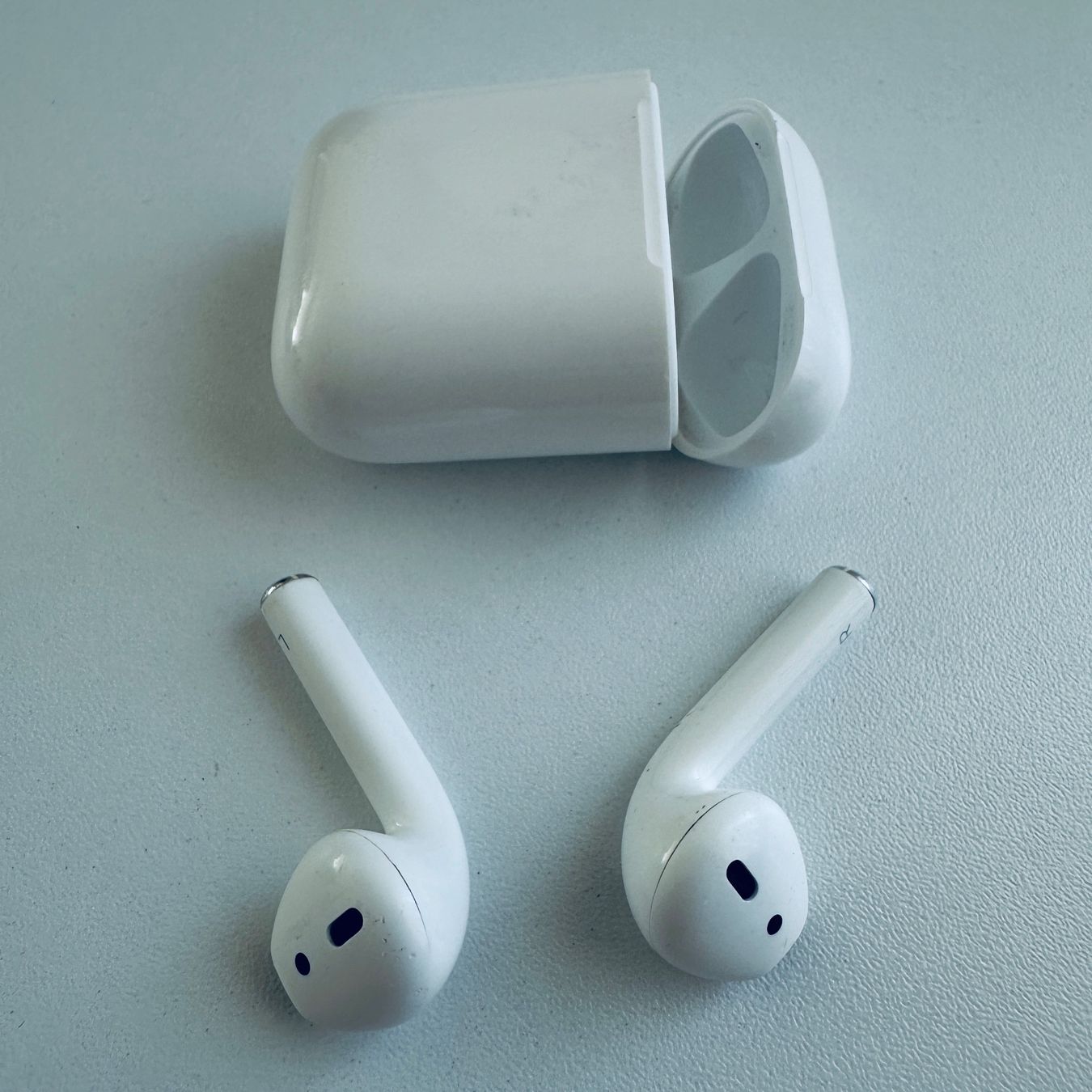Apple Cuffie: Original Apple AirPods 2 Kopfhörer Wireless Lightning Kabel – Usato da Basel venduto da MY.AIRPODS.SHOP 2
