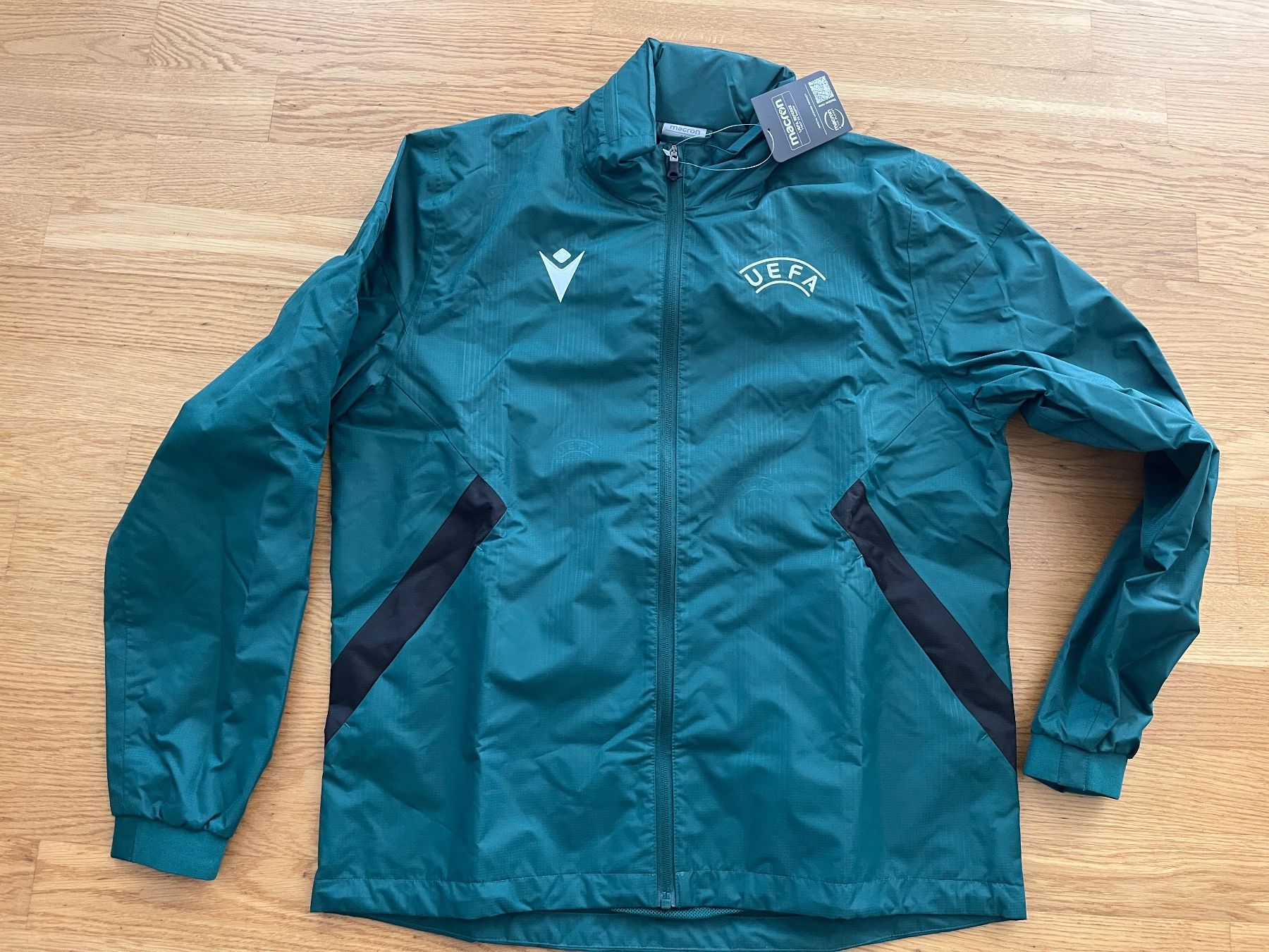 Vestes: Regenjacke – Neuf avec emballage d'origine à Gretzenbach par Senta88