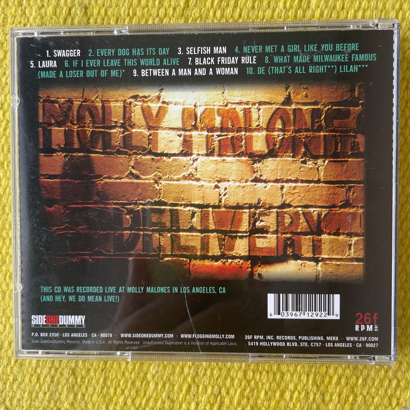 CD: FLOGGING MOLLY-ALIVE BEHIND THE GREEN DOOR – Usato da Rorschacherberg venduto da CD-Roli 1