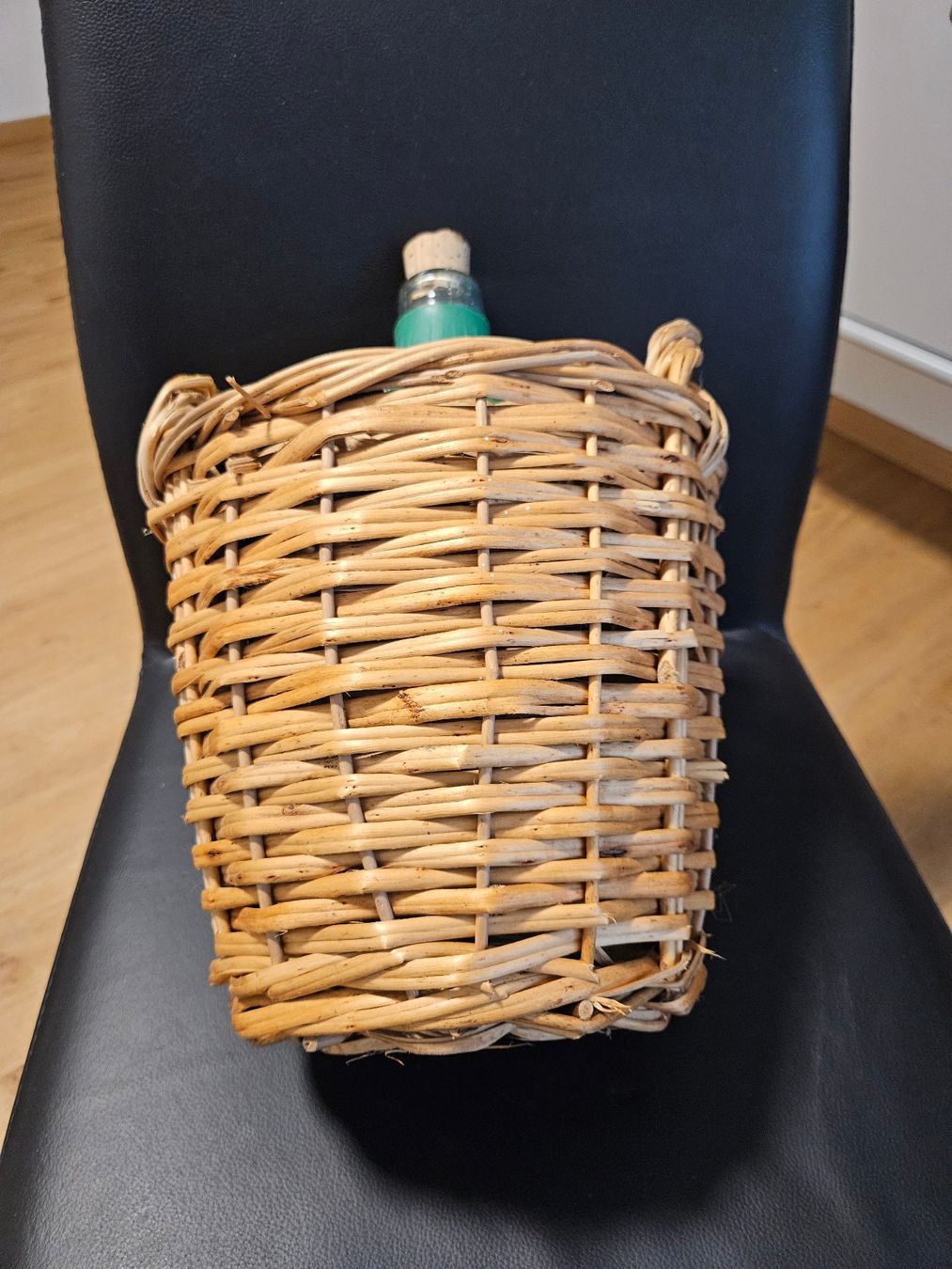 Bouteilles: Alte Korbflasche (Most- oder Schnapsflasche) – D'occasion à Langendorf par Bruenu 2