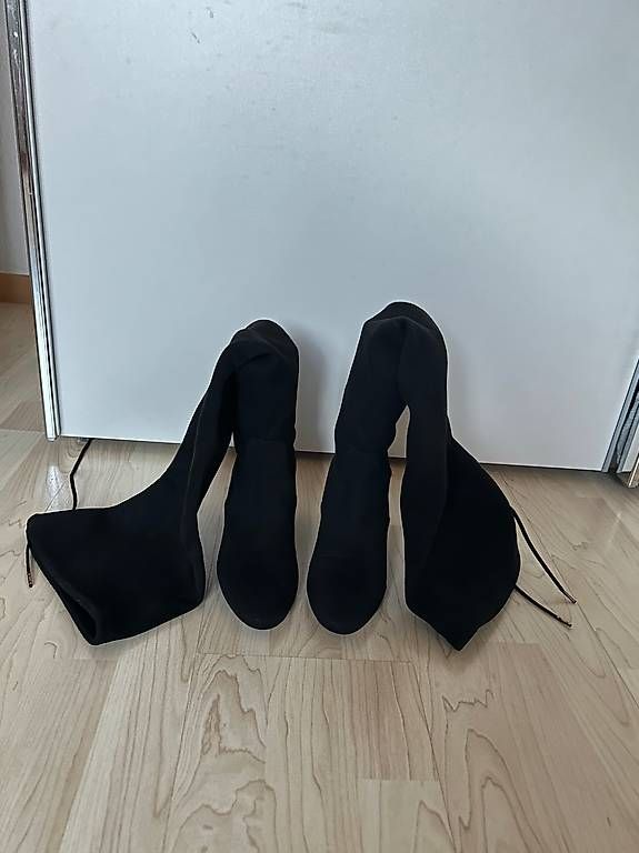 Scarpe da donna: Overknees Nubukleder – Usato da Winterthur venduto da Flamenca7 1