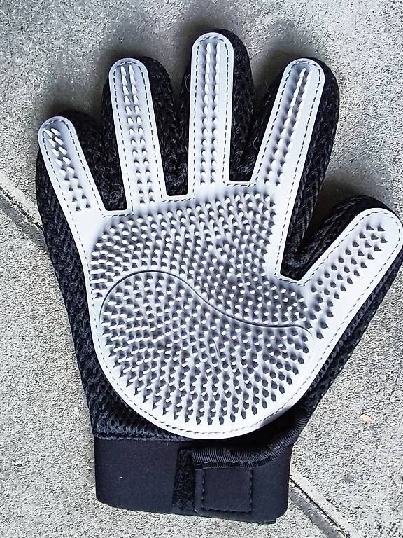 Handschuhe & Handstulpen: Trixie Fellhandschuh – Neu und originalverpackt aus Zürich von nat_evers