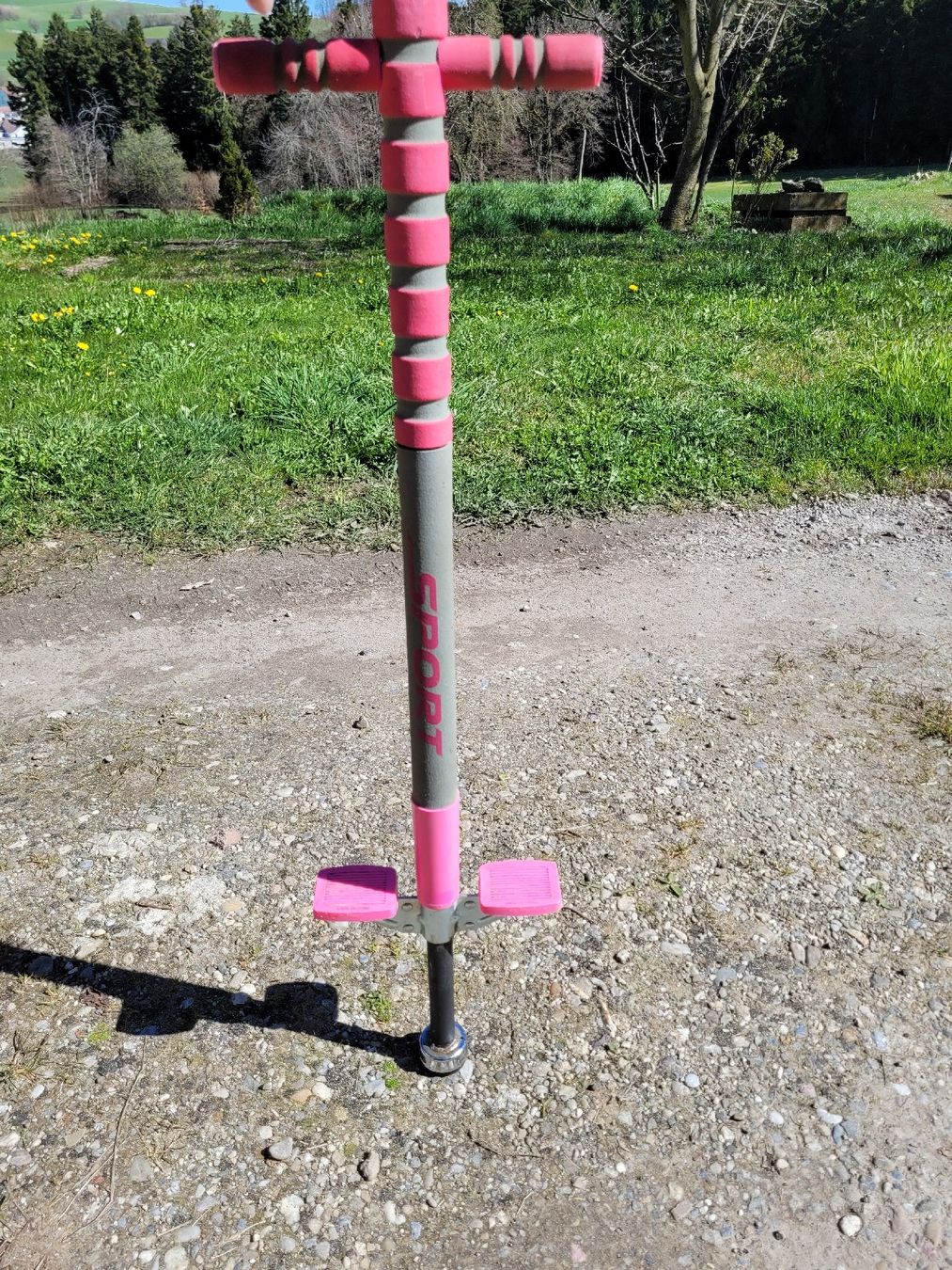 Jouets: Kinder Hüpfstange – D'occasion à Fischbach LU par nana778