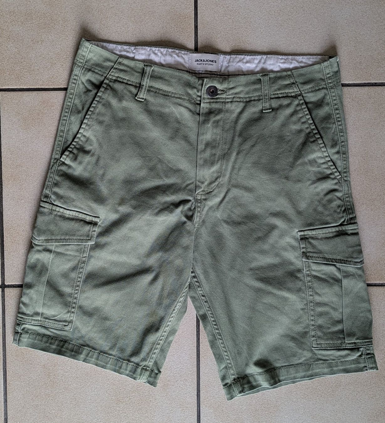 Jack & Jones Jeans: Cargo-Shorts "Jack&Jones" Gr. S – Usato da Bonstetten venduto da Driver7 1