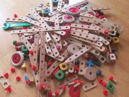 Holzbaukasten Konvolut diverses Material guter Zustand