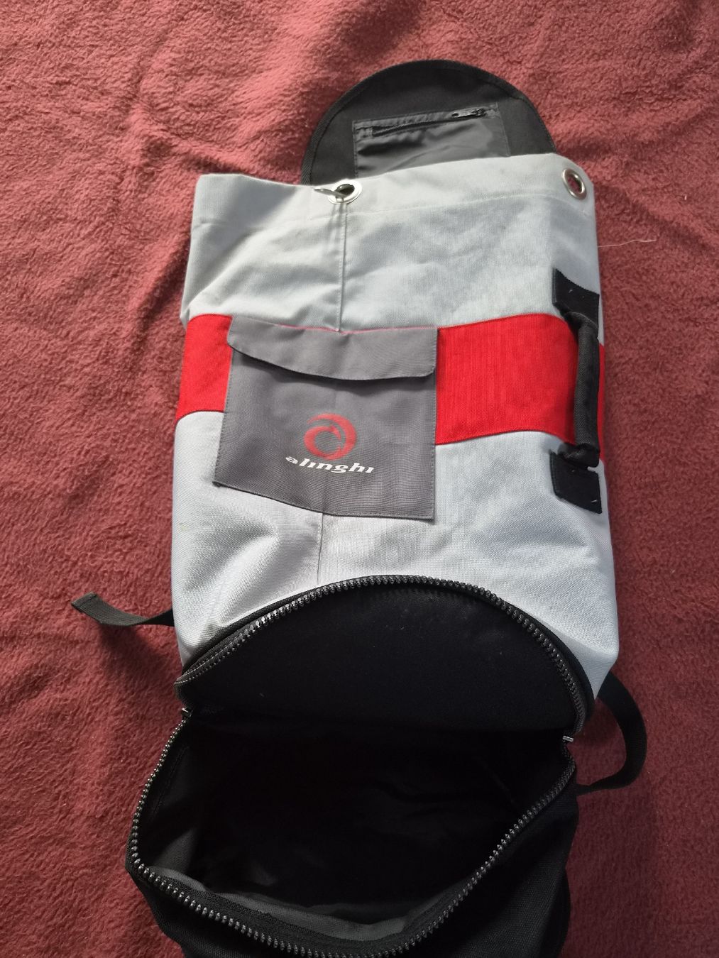 Alinghi Zaini: Rucksack Alinghi grau-rot – Usato da Dürrenäsch venduto da Uliu