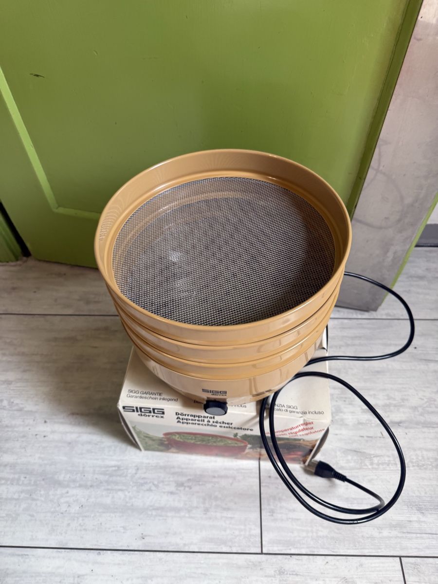 Sigg Appareils de cuisine: SIGG Dörrex Dörrapparat 220V 300W – D'occasion à Villmergen par bubblevintage 1