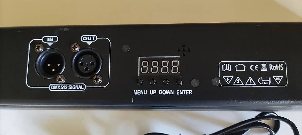 Lampen: UV LED-Bar 8 Stk. Mit Flightcase und DMX Kabel. – Neu und originalverpackt aus BASEL von E-Bro.Electro 2