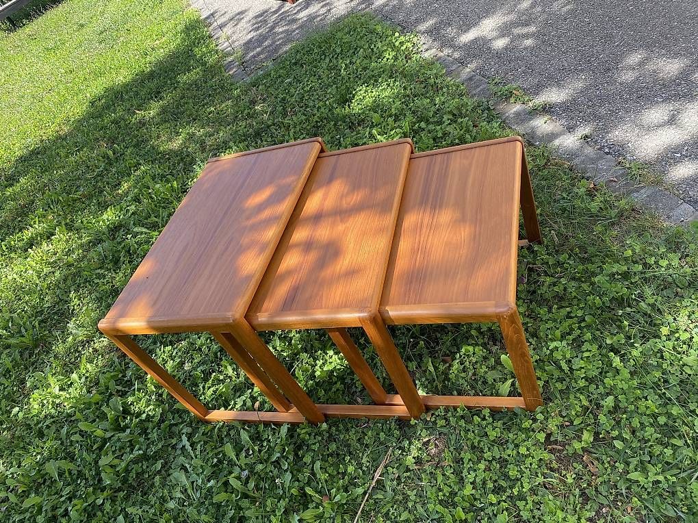 Tables: Tables gigognes en teck – D'occasion à Vevey par cle_6smb