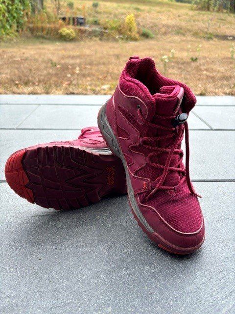 Jack Wolfskin Scarpe per ragazze: Wanderschuhe Mädchen Jack Wolfskin in 37 – Usato da Magden venduto da Nicoleplueer 2