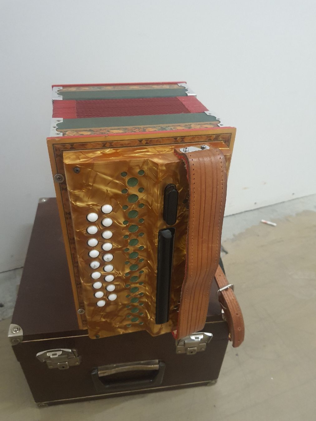 Instruments de musique: zugerorgeli ton B  – D'occasion à Pont-de-la-Morge par Mirabelle0 9