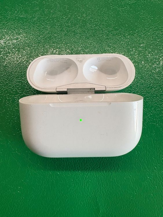 Apple AirPods Pro 2 charging case. 1
