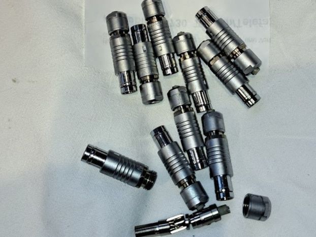 Fiches d'alim.: Fischer Stecker, 5 polig – D'occasion à Sargans par Bomp