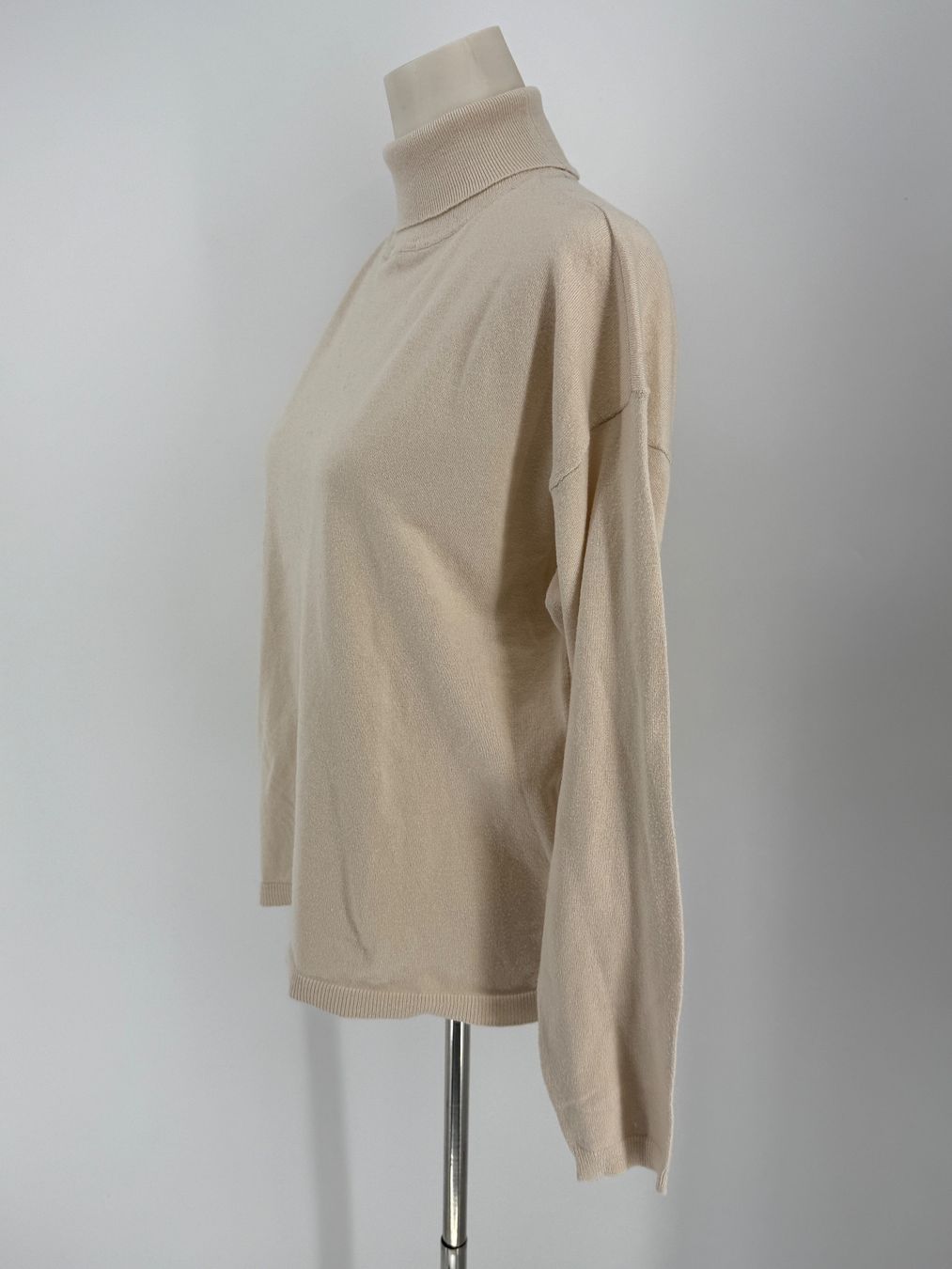 Maglioni & Felpe: Rollkragenpullover Gr. M von Chicorée – Usato da Auenstein venduto da moin. 1