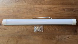LED Deckenlampe, 90cm lang, 2.5cm flach, neuwertig