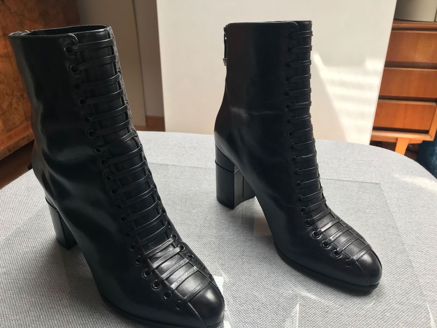 Scarpe da donna: Bottines noires taille 39 cuir Whatfor – Usato da Basel venduto da Maria-Alexa 1