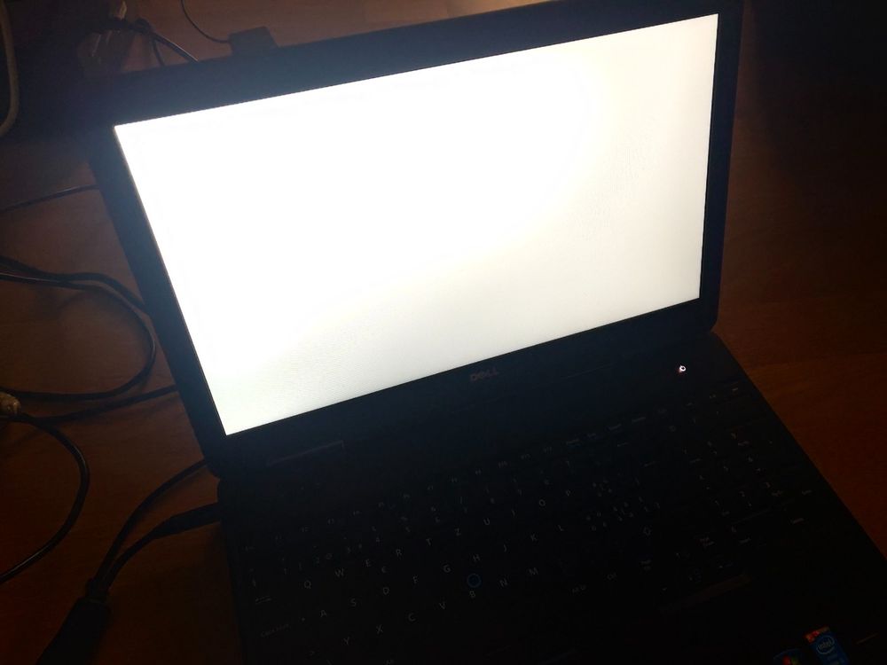 Dell Latitude 5540 bios scrwd keyboard/screen in good shape (Defekt) in ...