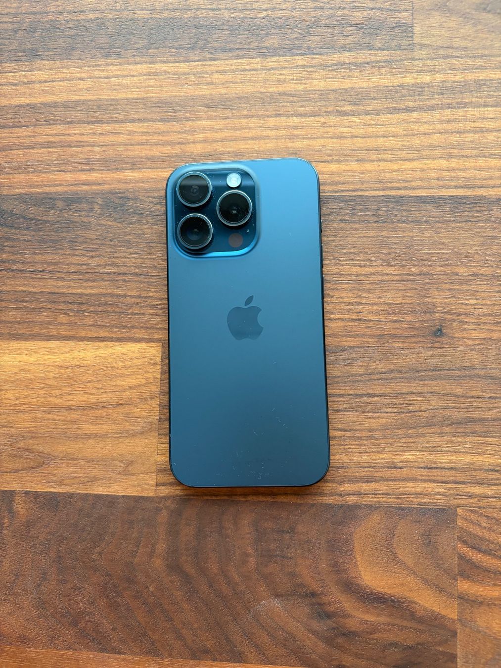Apple Portables: iPhone 15 Pro 128 GB – D'occasion à Luzern par Startrader1976 1