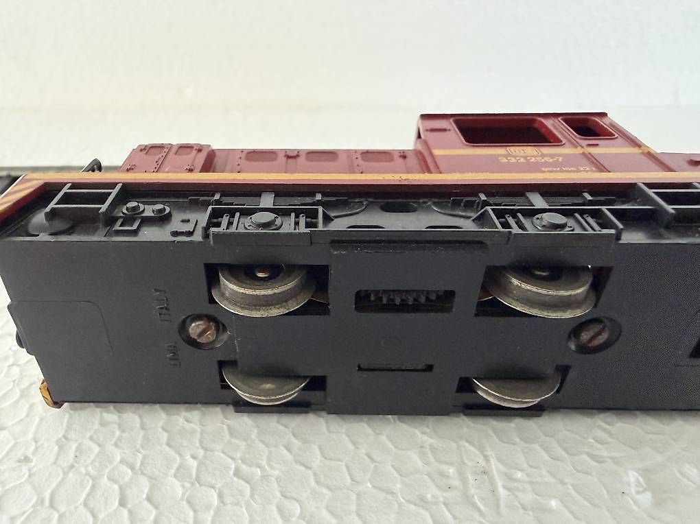 Lima Modellini di ferrovie: DB Rangierlok 332 256-7 H0 – Usato da Muri AG venduto da cag733 3