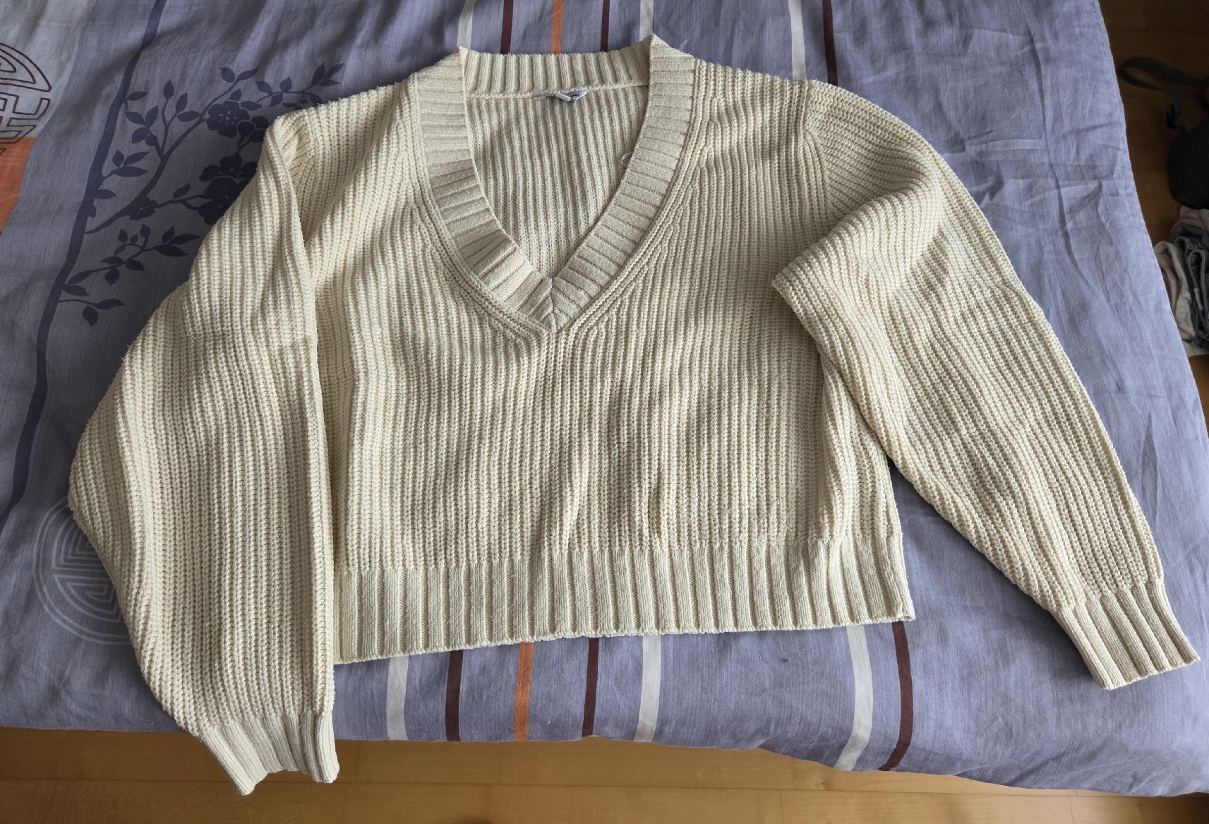 Pullover & Sweatshirts: Pullover Gr.M – Gebraucht aus Aadorf von JFPS 2