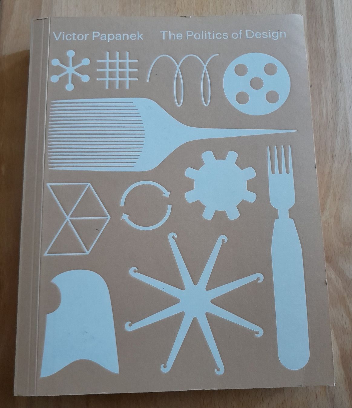 Libri: Victor Papanek – Usato da Schüpbach venduto da bvirgo